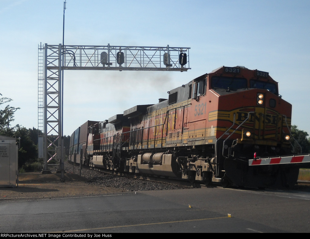 BNSF 5321 West